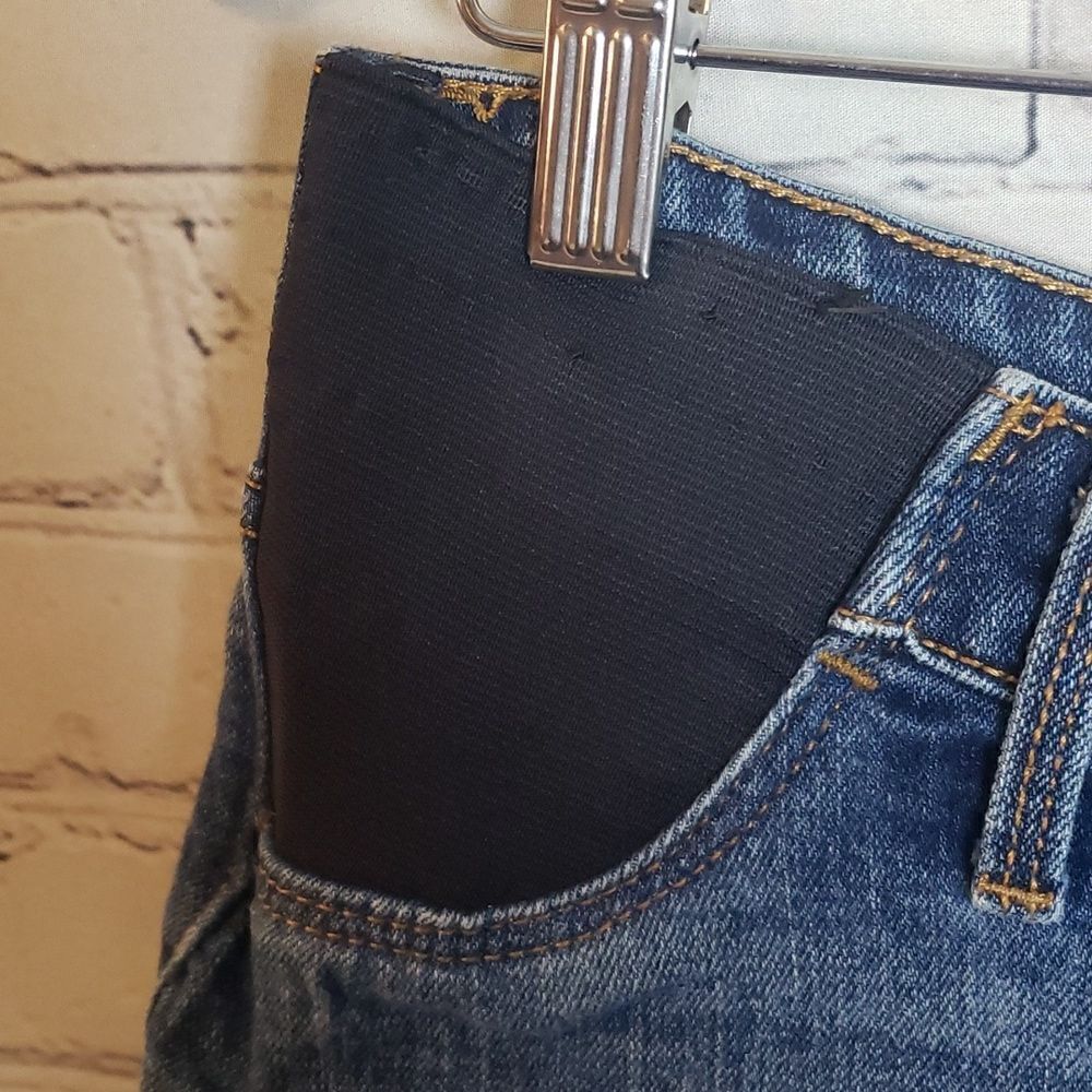 Old Navy Maternity Jean Shorts - Picture 2 of 9